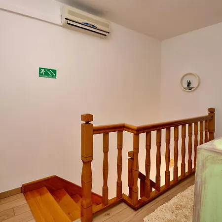 Lovely Home In Marusici With Kitchen Holiday home *