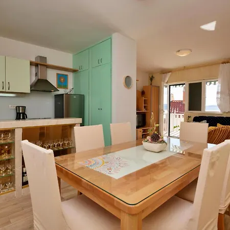 Holiday home Lovely Home In Marusici With Kitchen *