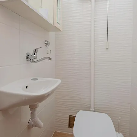 Lovely Home In Marusici With Kitchen Holiday home Pisak