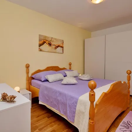 Lovely Home In Marusici With Kitchen