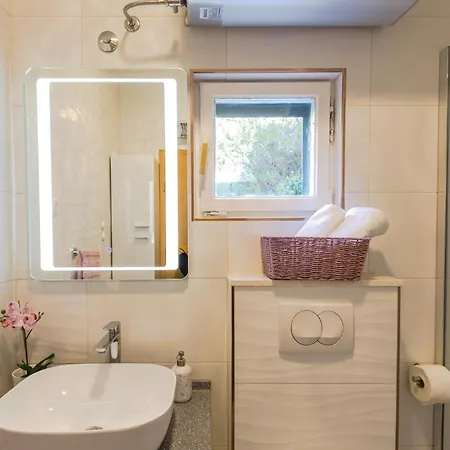 Lovely Home In Marusici With Kitchen Holiday home