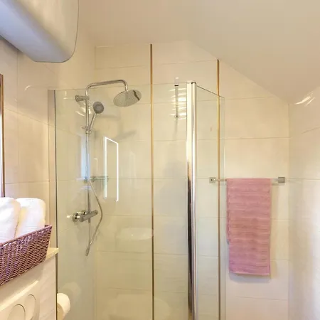 Holiday home Lovely Home In Marusici With Kitchen *